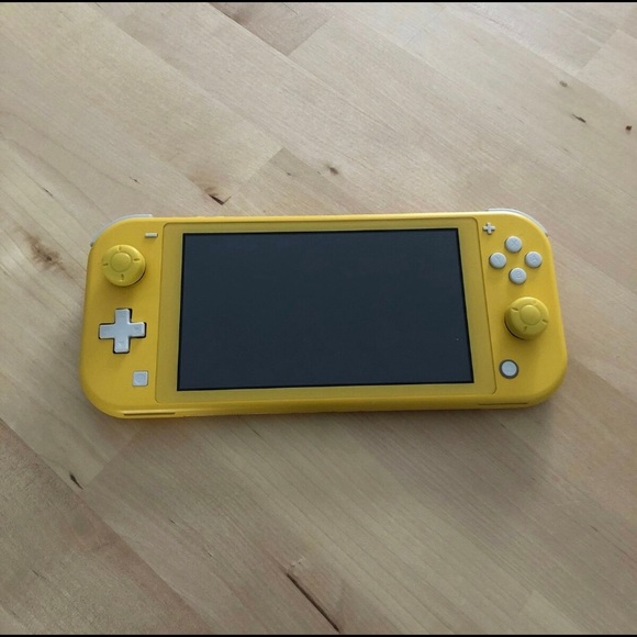 Nintendo Switch Lite - Yellow - Picture 2 of 4